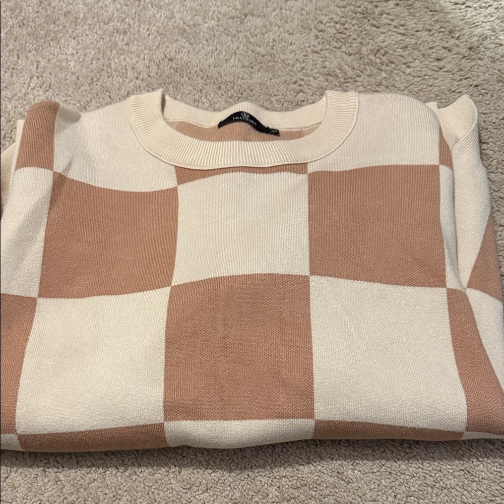 Checkered Tan and Cream Women’s Sweater
